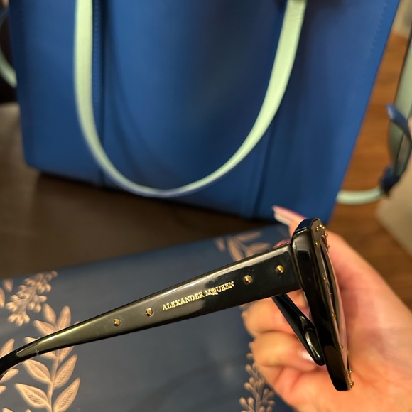 ALEXANDER MCQUEEN SUNGLASSES
